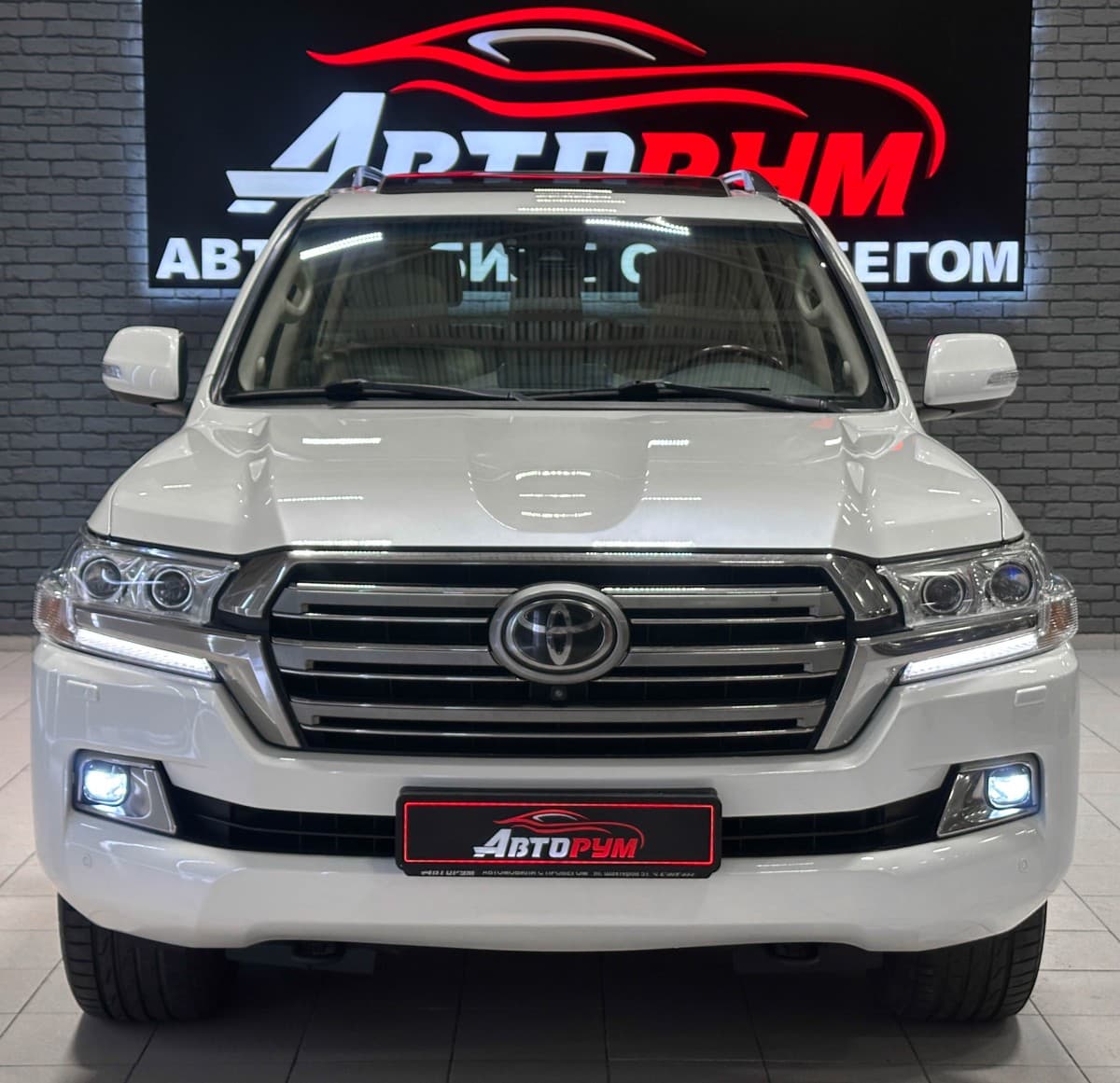 Toyota Land Cruiser 200 - 3